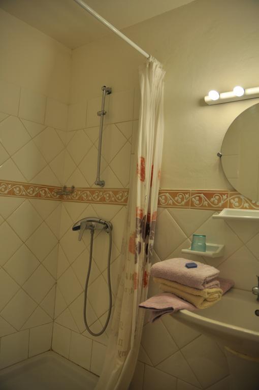 Le Petit Labouret Otel Revest-du-Bion Dış mekan fotoğraf